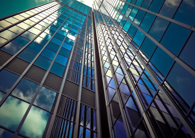 Cloison vitrée : avantages et inconvénients pour votre espace de travail