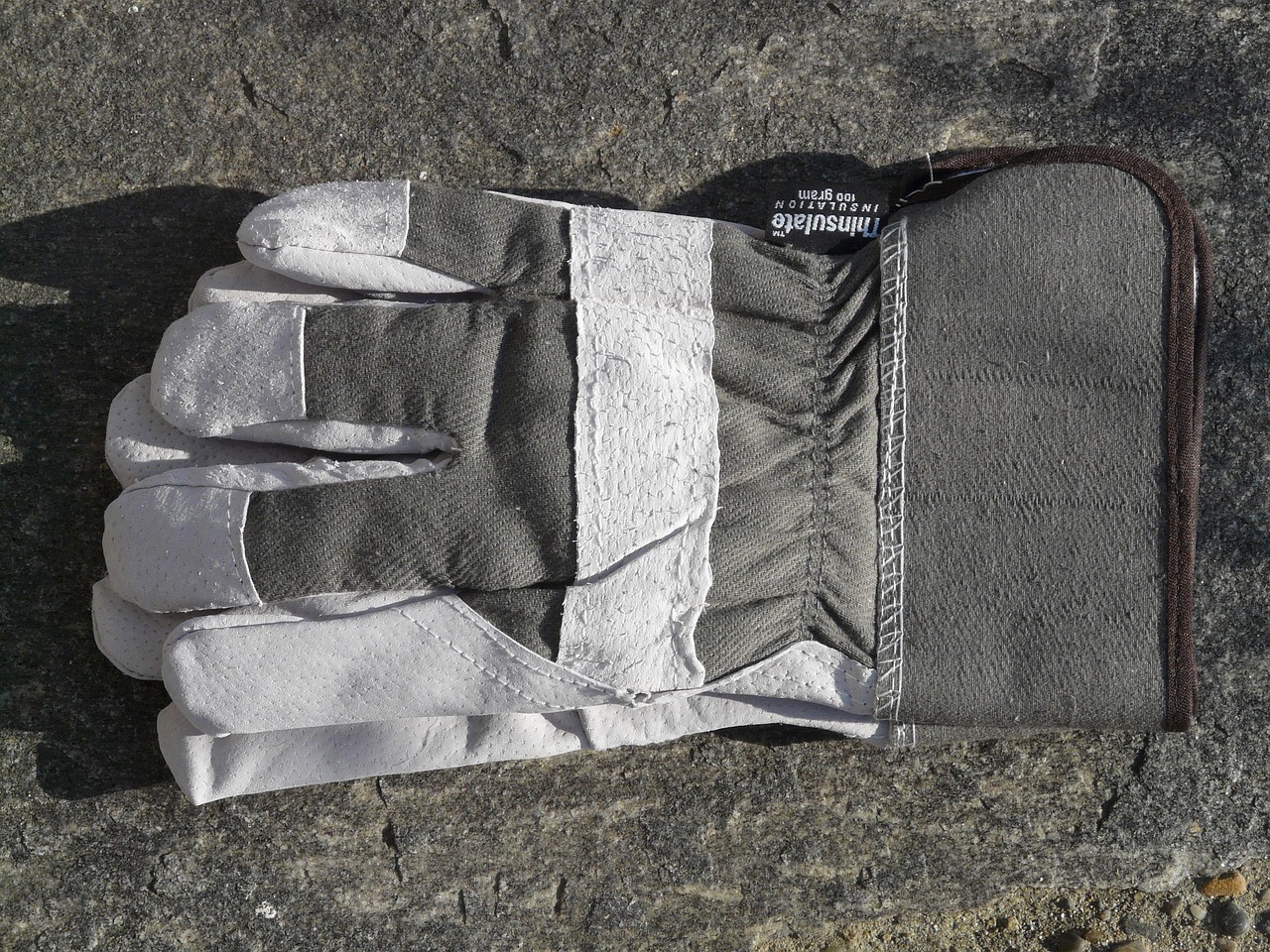 découvrez notre collection workwear alliant confort et durabilité, parfaite pour les professionnels exigeants qui recherchent des vêtements de travail robustes et stylés.